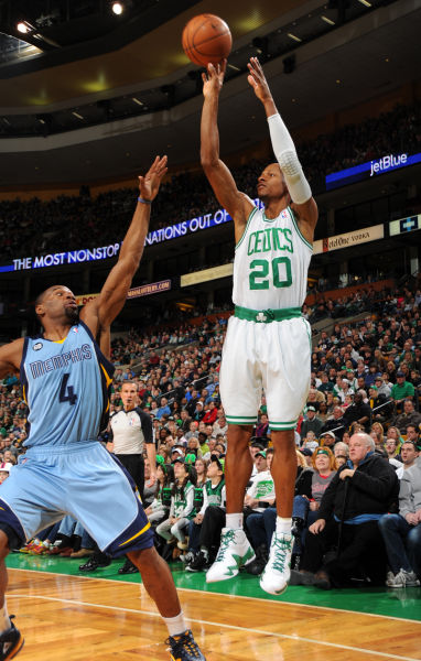 高薪引援的 高薪引援的