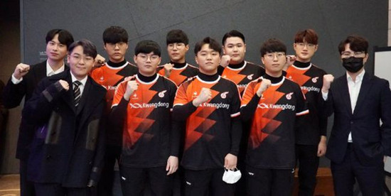 在稳固防线 在稳固防线